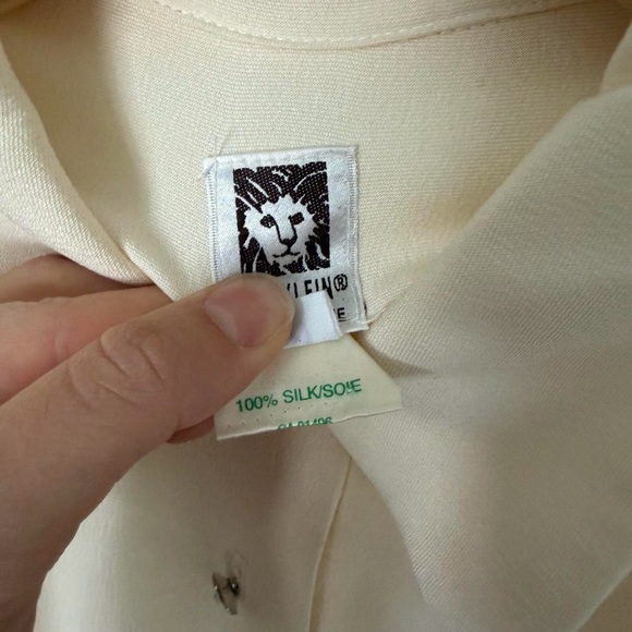 100% Silk Vintage Anne Klein cream blouse - Picture 6 of 6